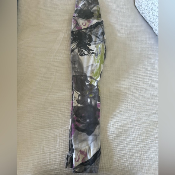 LULULEMON: THROWBACK PRINT 27” ALIGN - Picture 10 of 10